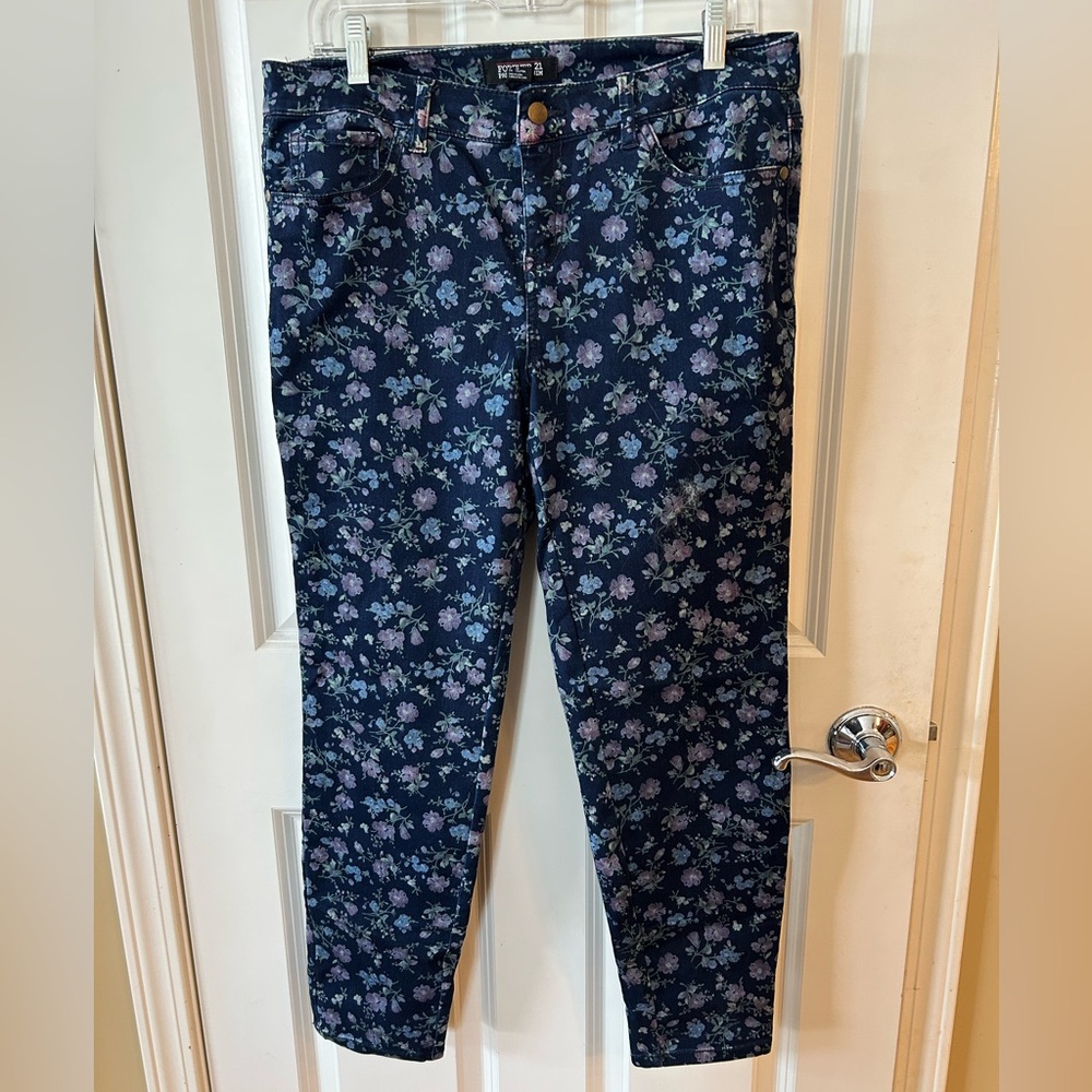 FOREVER 21 Patterned Denim